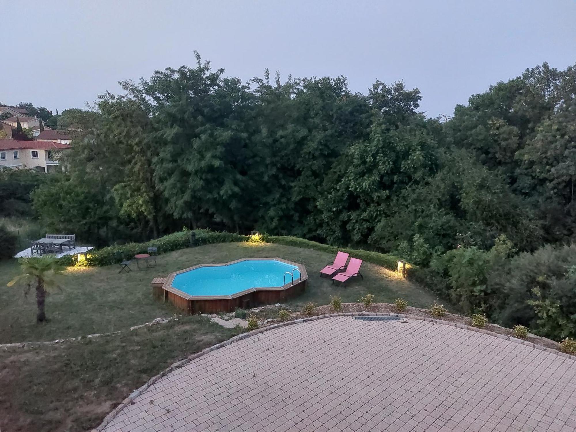 Comme Dans Un Ecrin - T2 De 50 M² Avec Jardin, Terrasse Et Piscine Apartment Vernaison Exterior photo