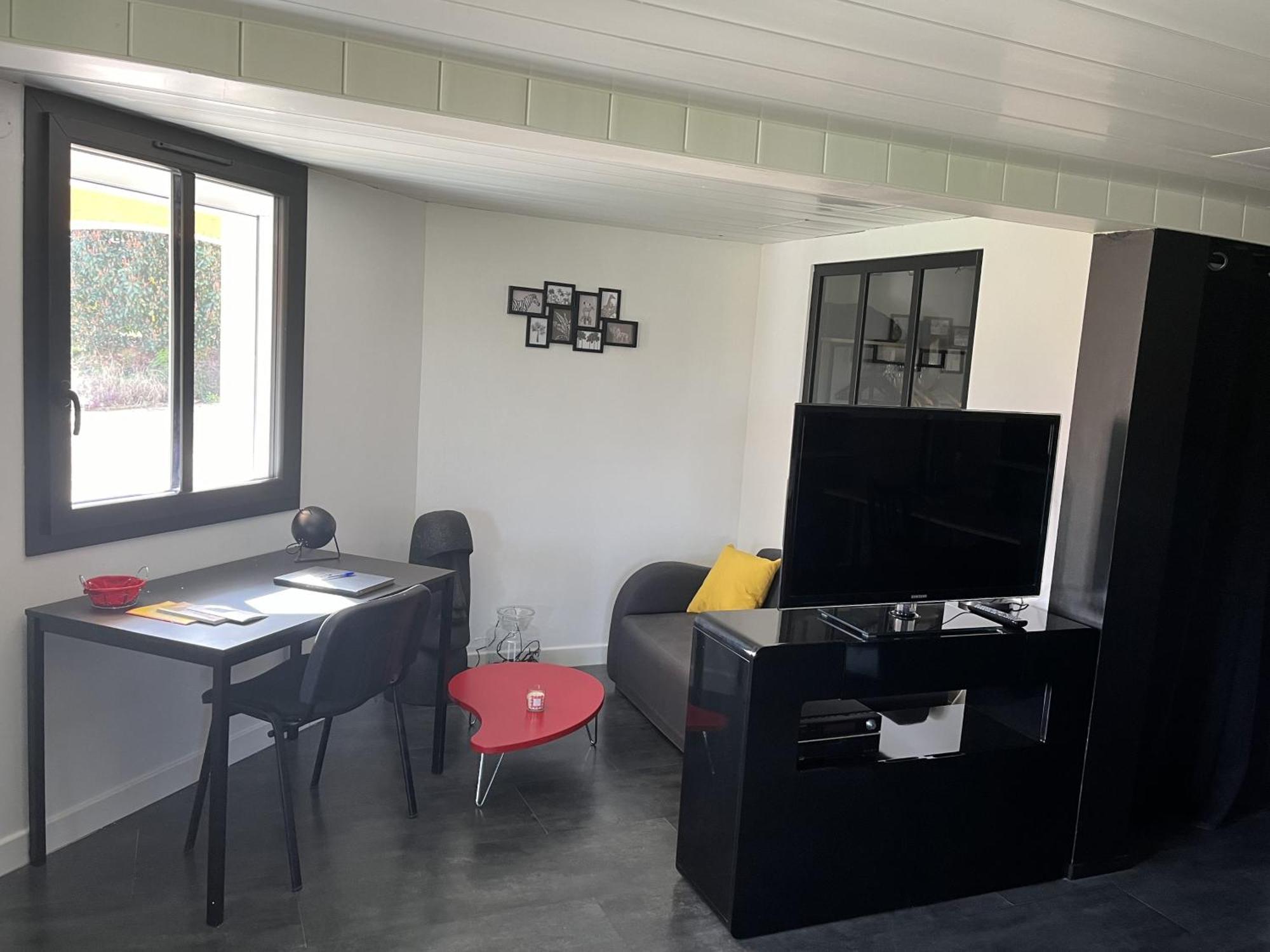 Comme Dans Un Ecrin - T2 De 50 M² Avec Jardin, Terrasse Et Piscine Apartment Vernaison Exterior photo